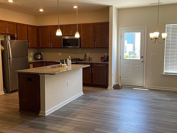 3rd image of 31 Whitesell Way