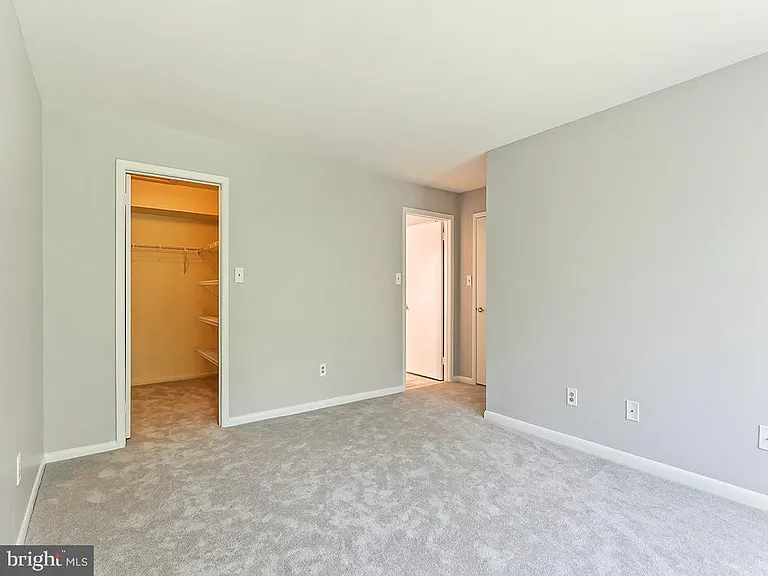 303 Trinity Ct #11 — Photo 31