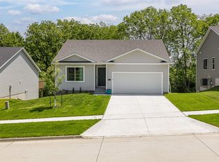 5357 Carter Ct, Johnston, IA 50131