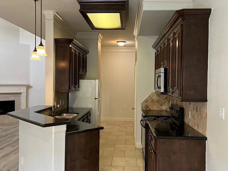 2865 Westhollow Dr #70 — Photo 8