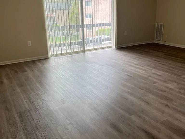 Woods Edge Apartments — Photo 39