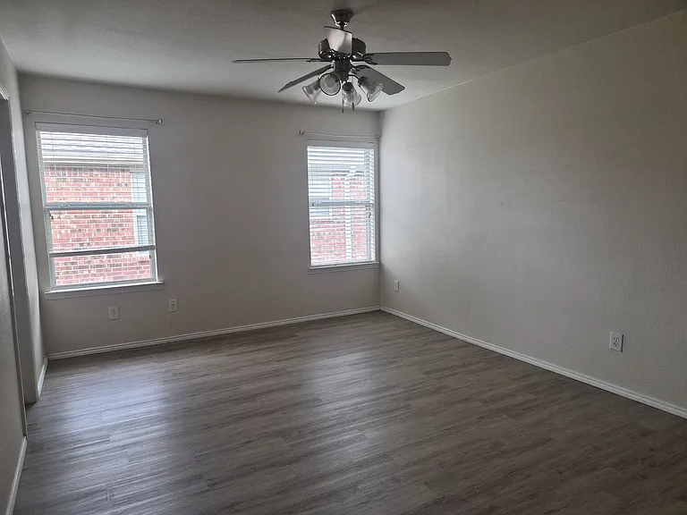 9944 Southgate Dr — Photo 9