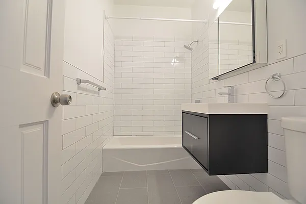 Rented by Hagstrom Management Inc | media 31