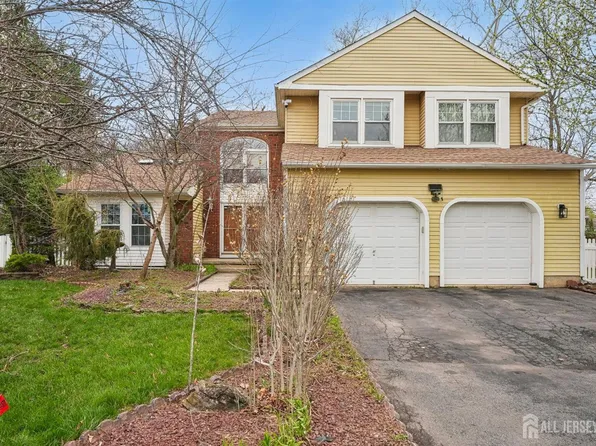 9 Chipwood Ln, North Brunswick, NJ 08902