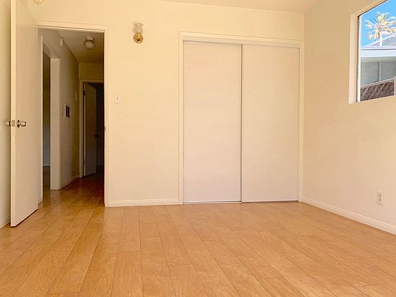 5th image of 1048 Hingham Ln