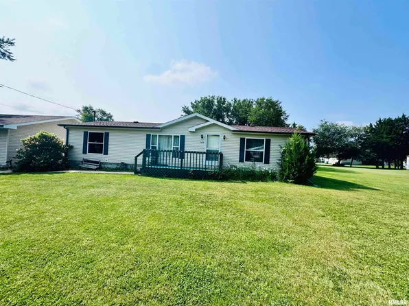 1329 E Wheeler St, Macomb, IL 61455