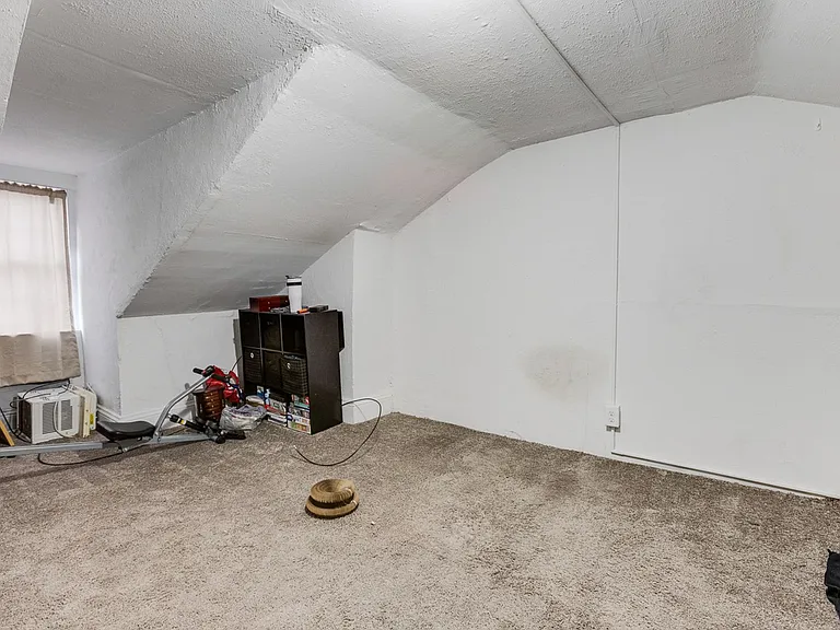 2013.5 Gregory St — Photo 15