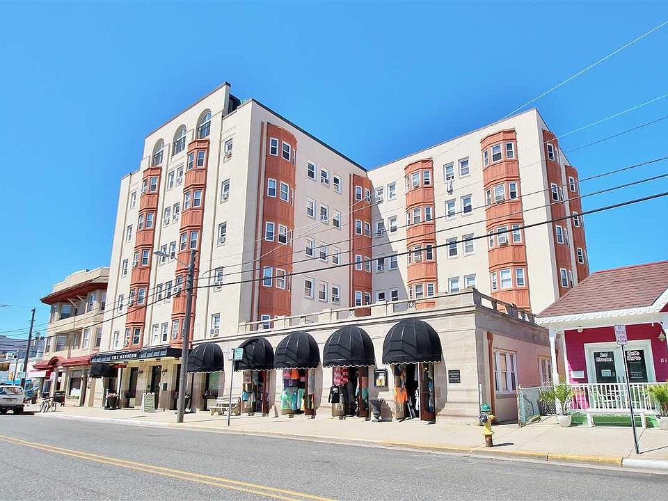 1st image of 807 8th St Unit 503