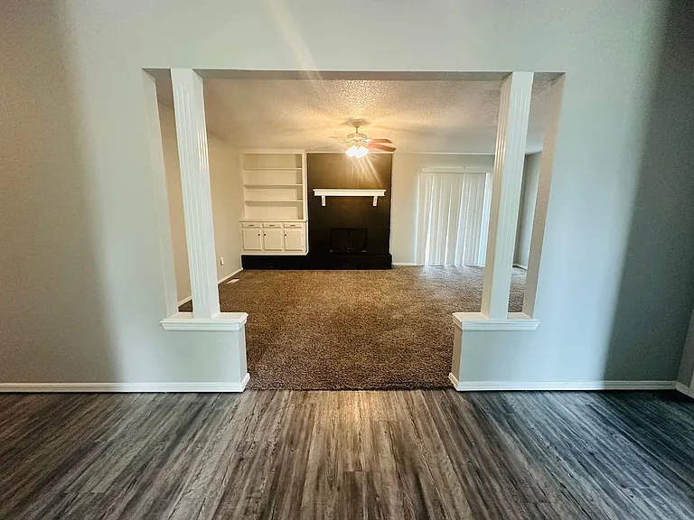 11701 N Lee Ave — Photo 5