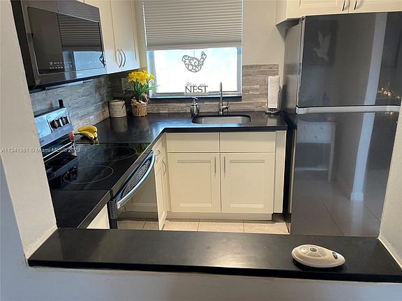 4th image of 9480 Sunrise Lakes Blvd APT 207
