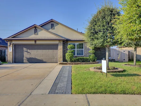 1830 Crystal Waters Dr, Rosharon, TX 77583