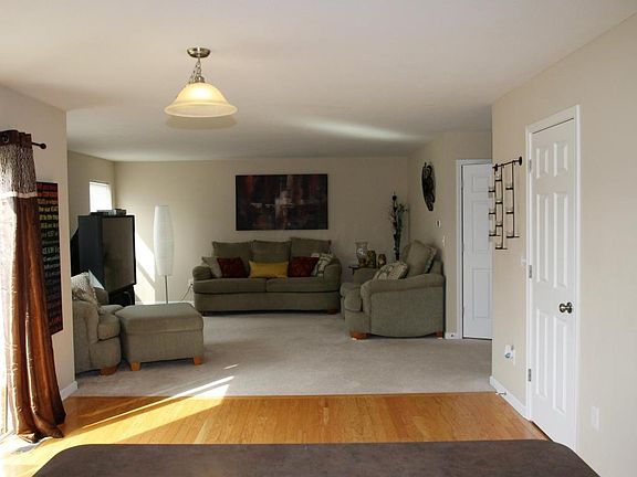 5th image of 2353 Creek View Pl
