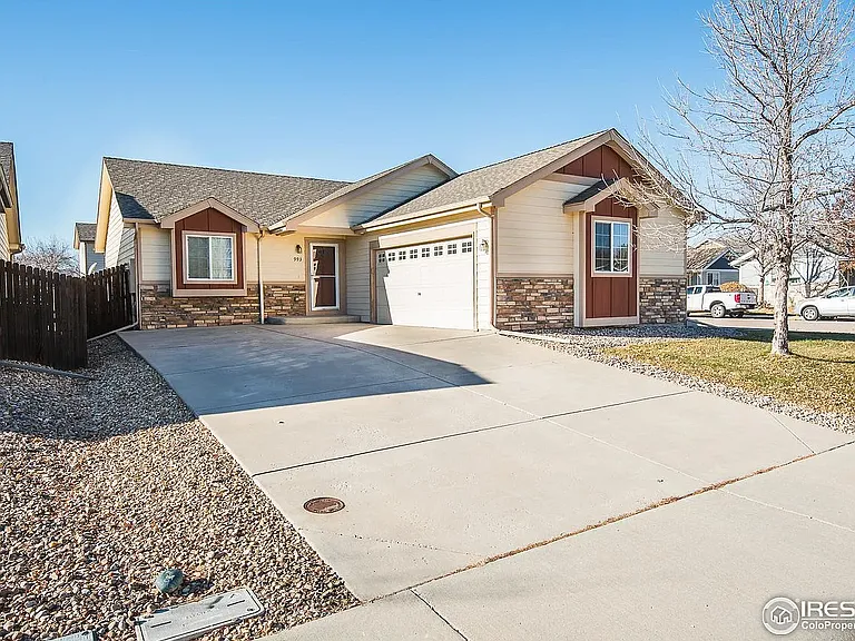 993 Centaurus Pl — Photo 16