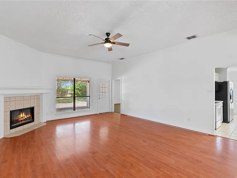 6234 Jessica Dr — Photo 3