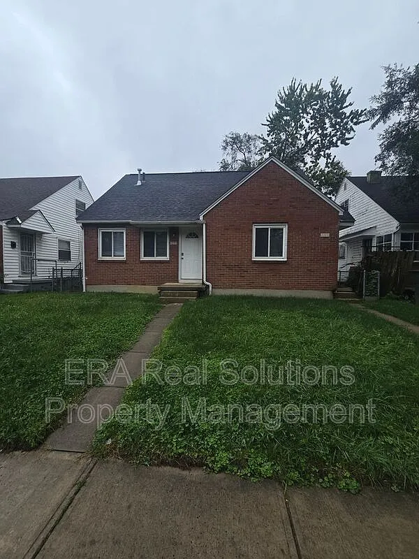 2 bed, 1.0 bath, 744 sqft, $925 — Photo 2