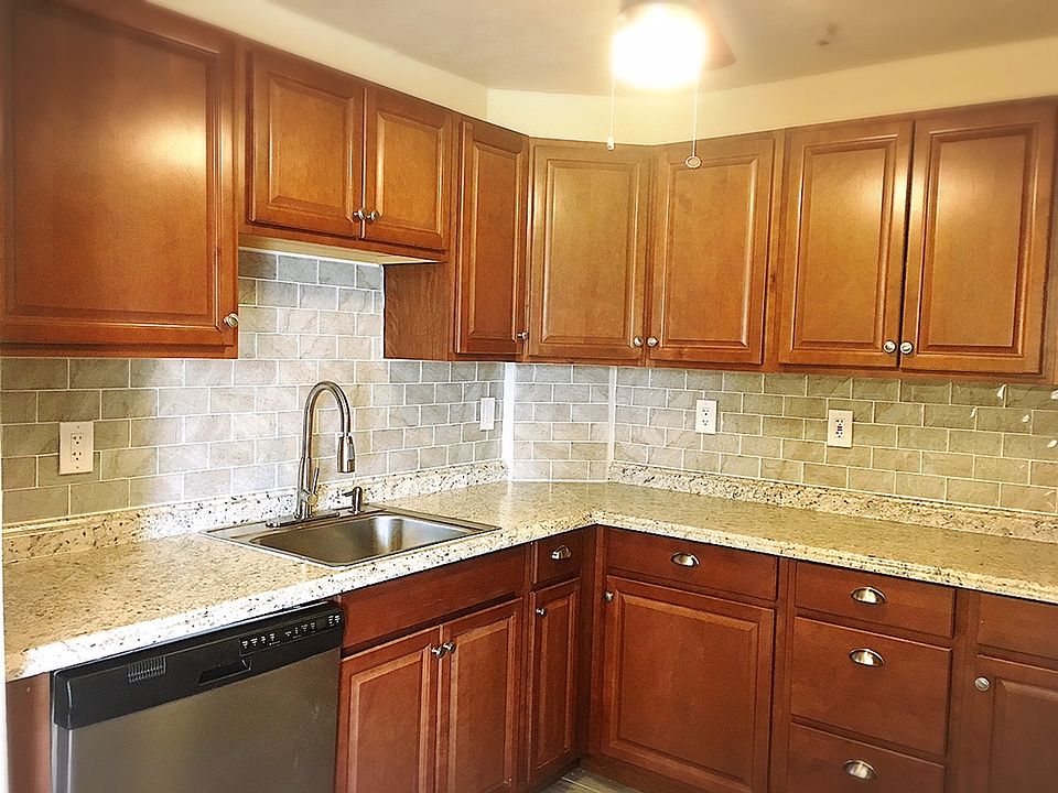 2nd image of 457 Port Monmouth Rd E
