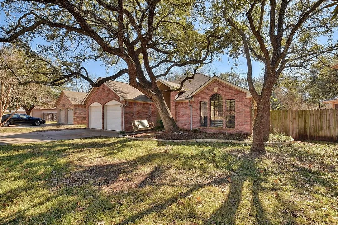 3 bed, 2.0 bath, 1461 sqft, $2,500 — Photo 4