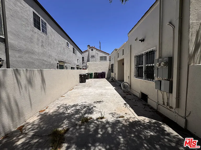 1100 Saint Louis Ave — Photo 13