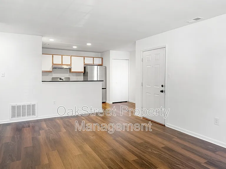 38 Driftwood Ct — Photo 1
