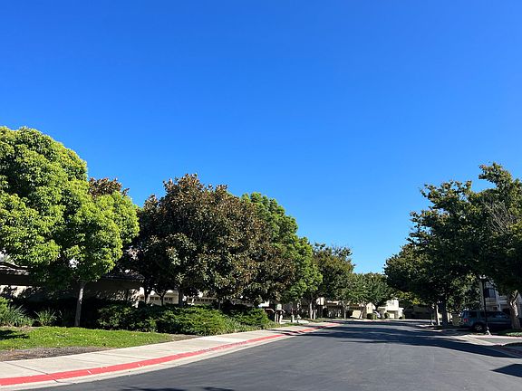 5th image of 3301 N Park Dr Unit 1013