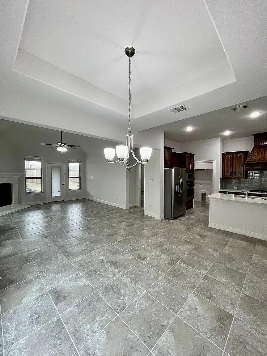 3 bed, 2057 sqft, $2,795 — Photo 3