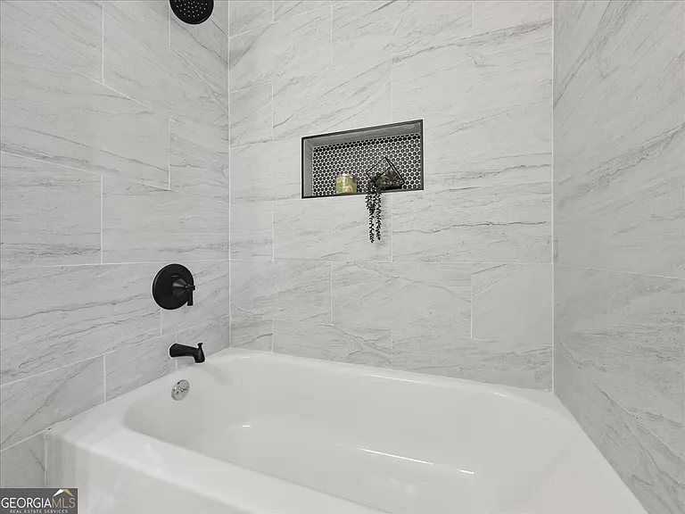 2082 Rosewood Rd — Photo 14