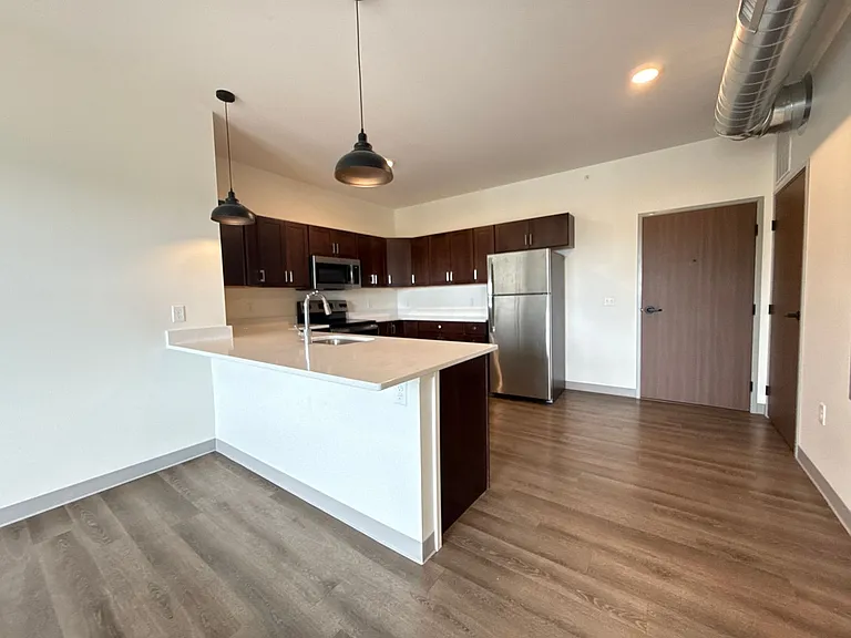 The Leo at the Hub Apartments — Photo 15