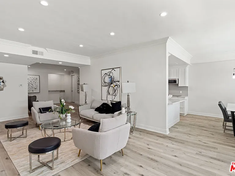 430 N Maple Dr #203 — Photo 7