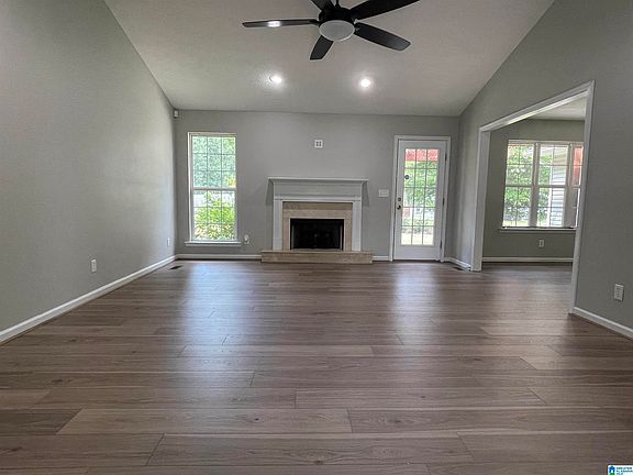 3rd image of 130 Pebble Creek Dr