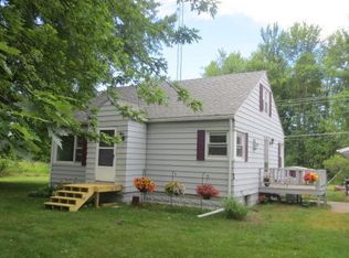 2727 Coloma Rd, Benton Harbor, MI 49022