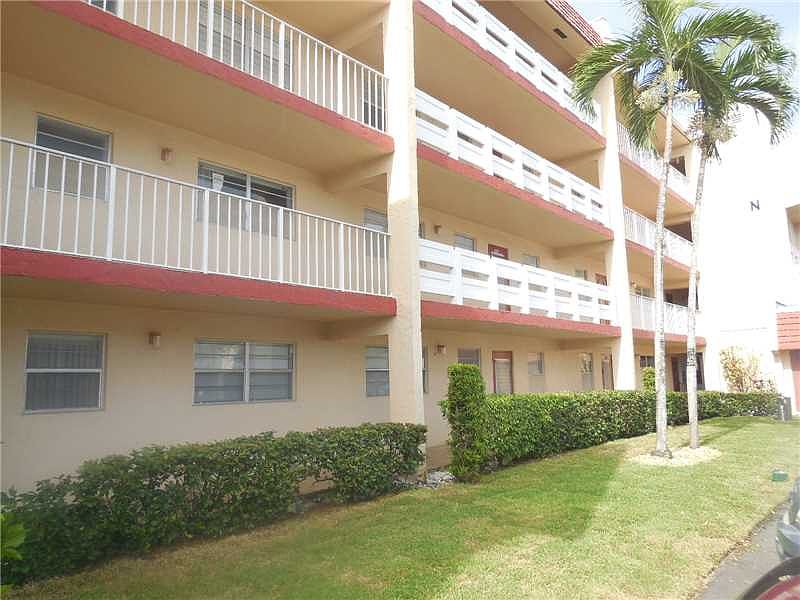 1st image of 1000 Country Club Dr APT 202