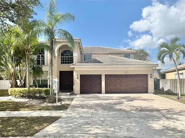 1104 NW 139th Ave, Pembroke Pines, FL 33028