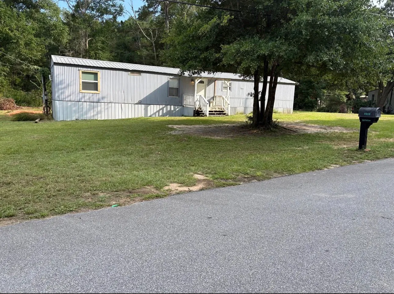 2 bed, 1.5 bath, 980 sqft, $1,200 — Photo 1