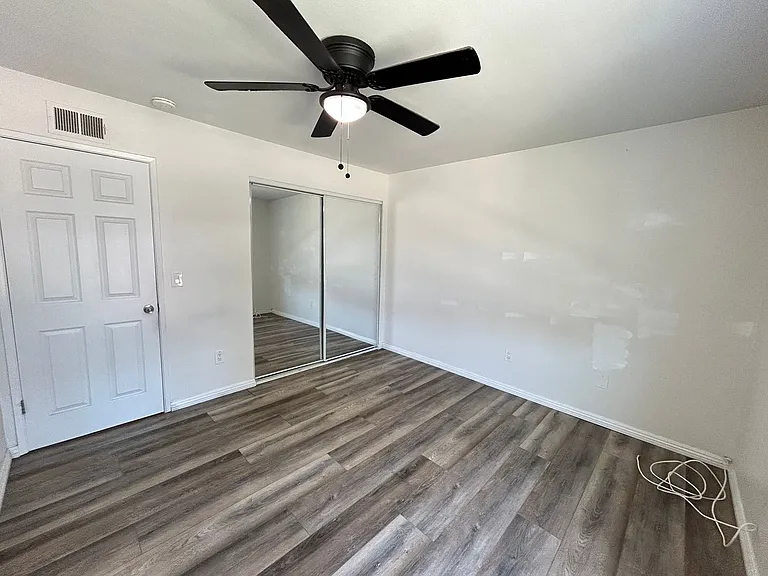 141 N Fonda St — Photo 24