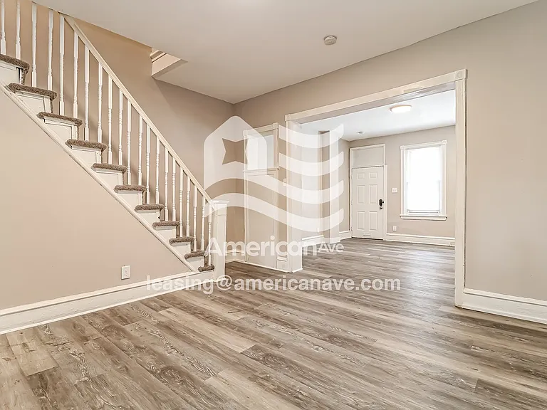 1595166_007_wm_-_living_room_13040233.jpg