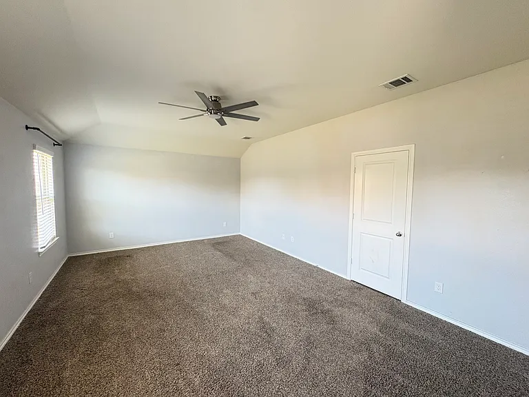 215 Woodland St — Photo 7