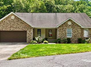 43 Country Oaks Ln, Banner, KY 41603