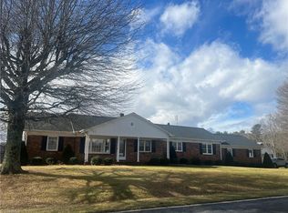 711 Slate Mountain Rd, Mount Airy, NC 27030