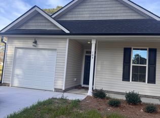 105 E Washington Hooks St, Fremont, NC 27830