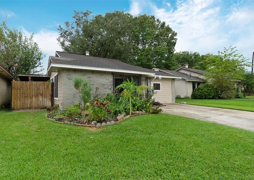1st image of 11811 Antoine Dr