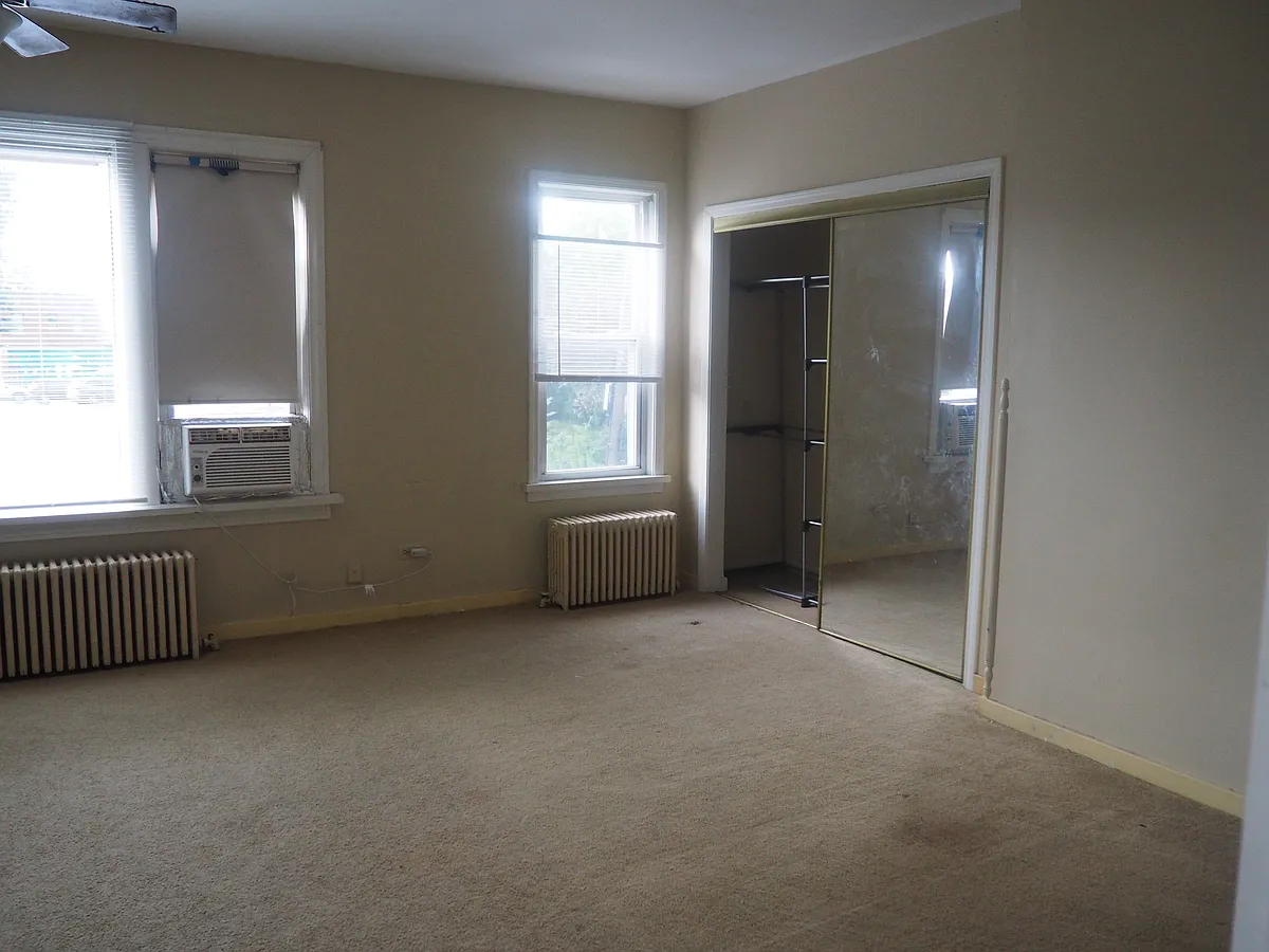 Building Photo - 9911 W 143rd St