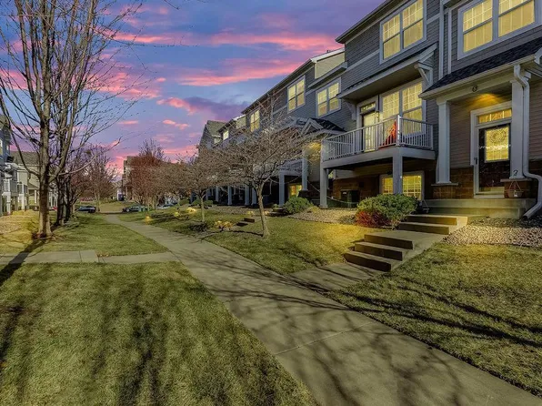 1670 Village Trl E Unit 5, Maplewood, MN 55109