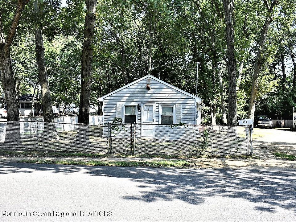2nd image of 515 River Dr