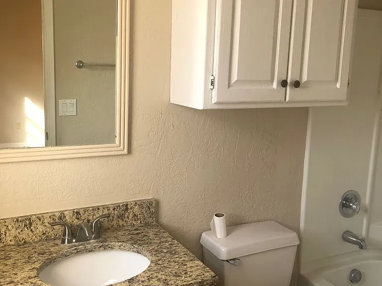 7401 Holyoke Trl — Photo 12