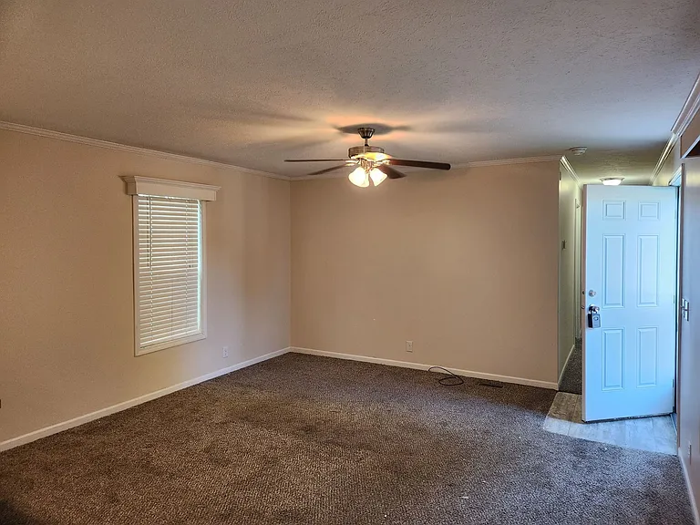 Belle Villa Lake — Photo 21