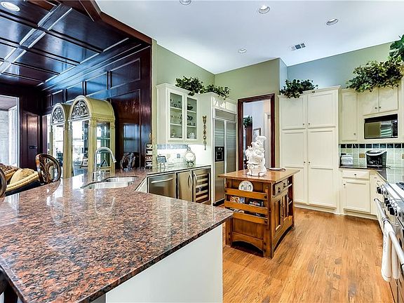 4th image of 5709 McCall Dr