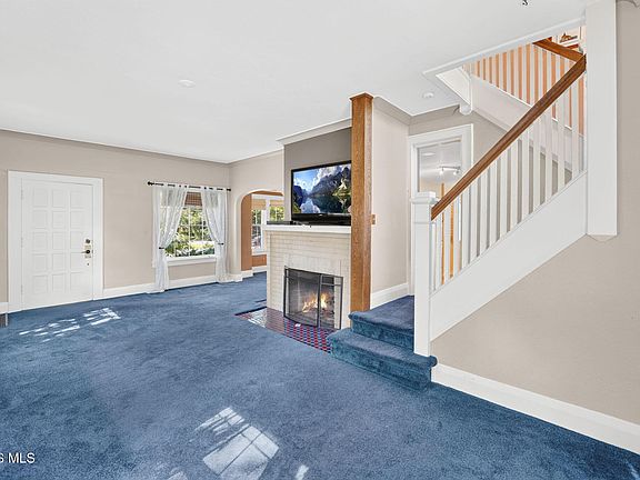 2nd image of 3655 Mapleway Dr