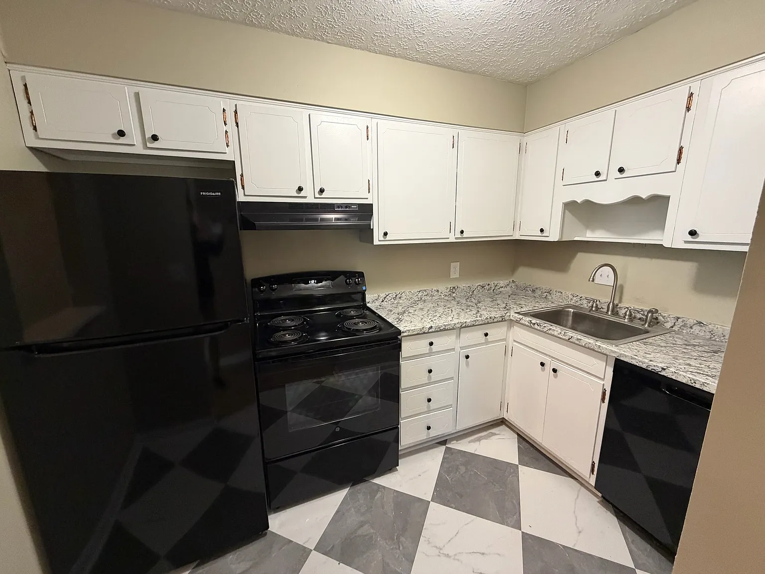 2 bed, $1,095 — Photo 4