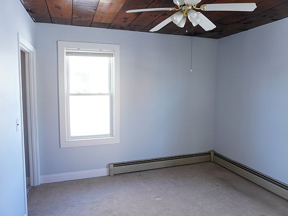 5th image of 15 Hazard St Floor 1