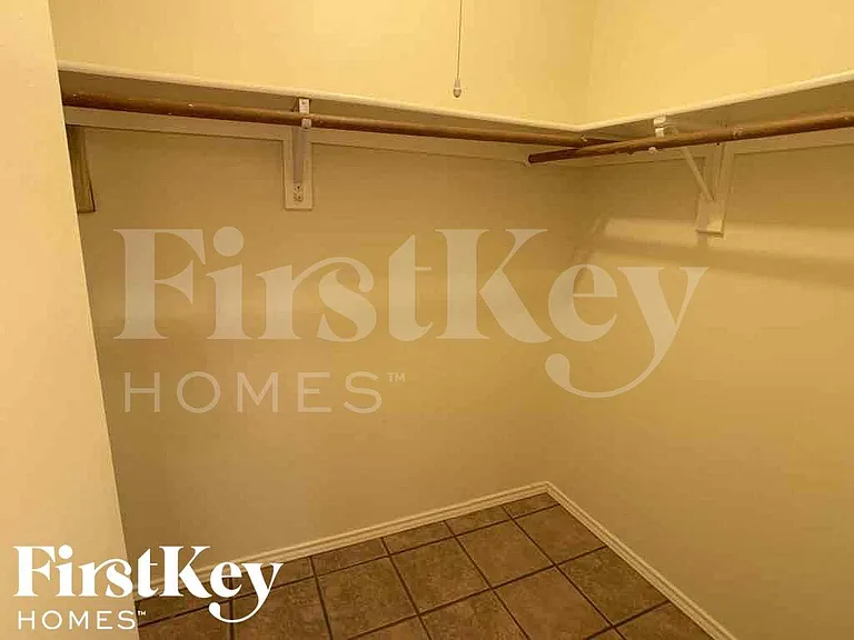 18614 Seaton Dr — Photo 14